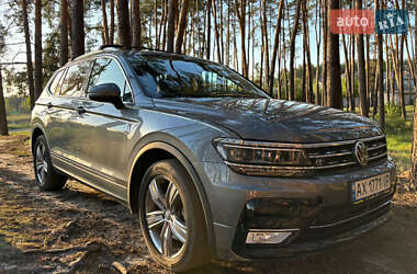 Внедорожник / Кроссовер Volkswagen Tiguan 2017 в Харькове