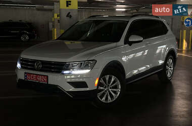 Внедорожник / Кроссовер Volkswagen Tiguan 2018 в Львове
