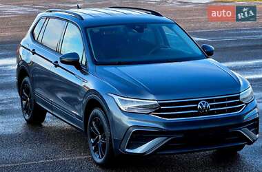 Внедорожник / Кроссовер Volkswagen Tiguan 2022 в Вышгороде