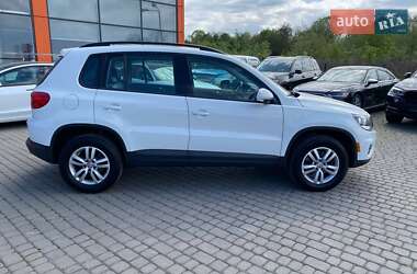 Внедорожник / Кроссовер Volkswagen Tiguan 2016 в 
