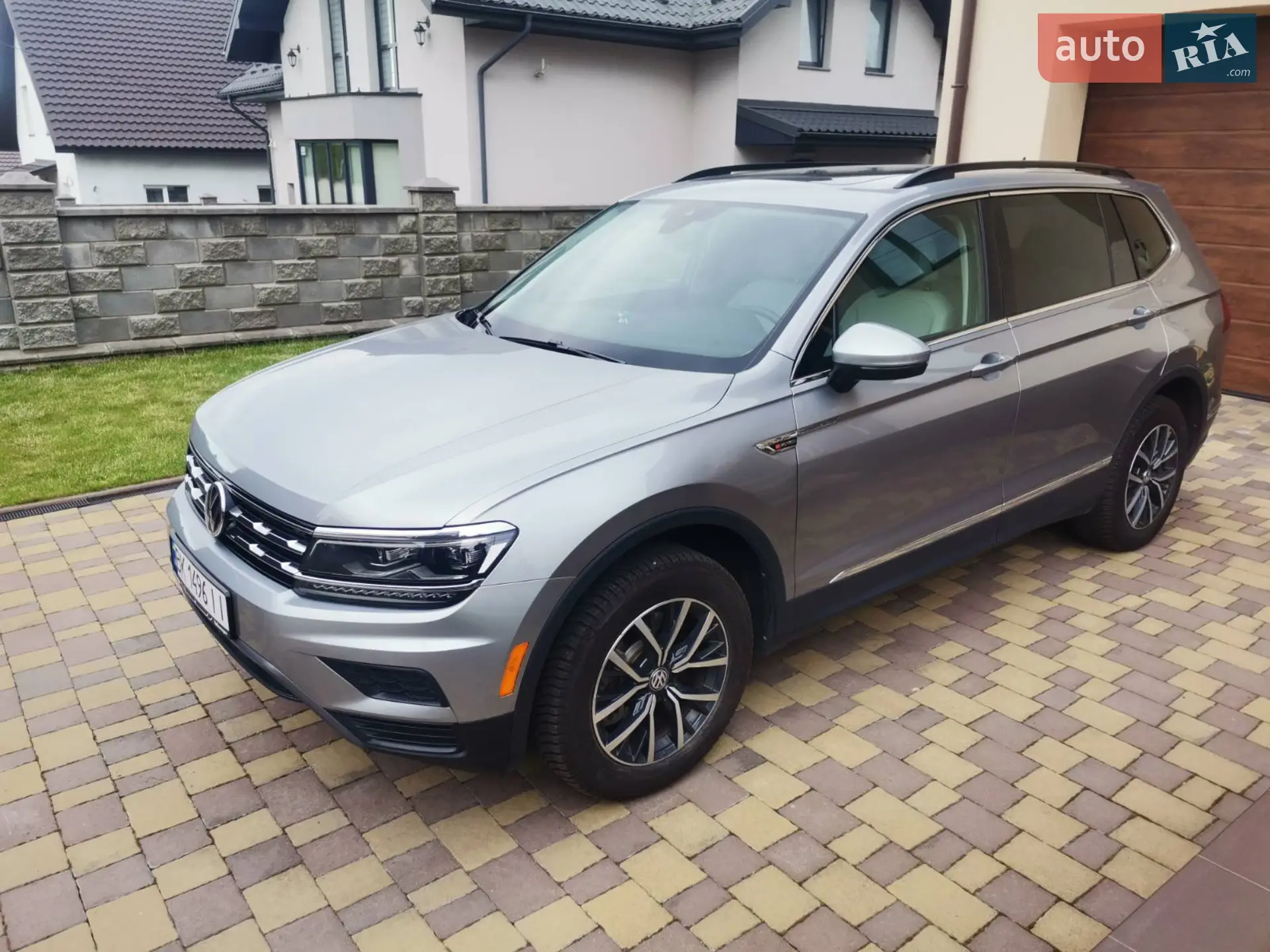 2020 Volkswagen Tiguan - фото 1