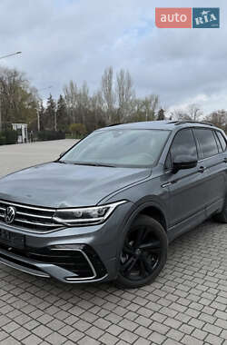 Позашляховик / Кросовер Volkswagen Tiguan 2023 в Запоріжжі