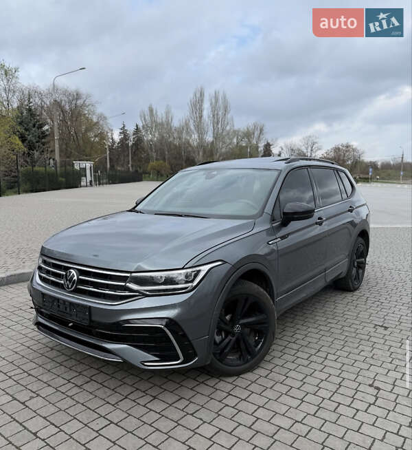 Внедорожник / Кроссовер Volkswagen Tiguan 2023 в Запорожье