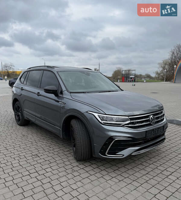 Внедорожник / Кроссовер Volkswagen Tiguan 2023 в Запорожье