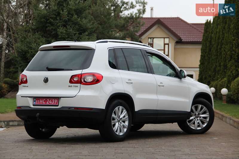 Позашляховик / Кросовер Volkswagen Tiguan 2010 в Сарнах