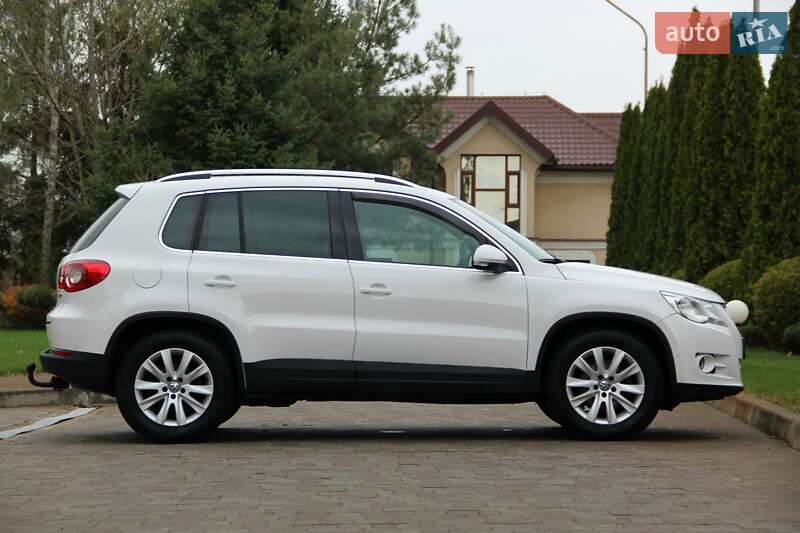 Позашляховик / Кросовер Volkswagen Tiguan 2010 в Сарнах