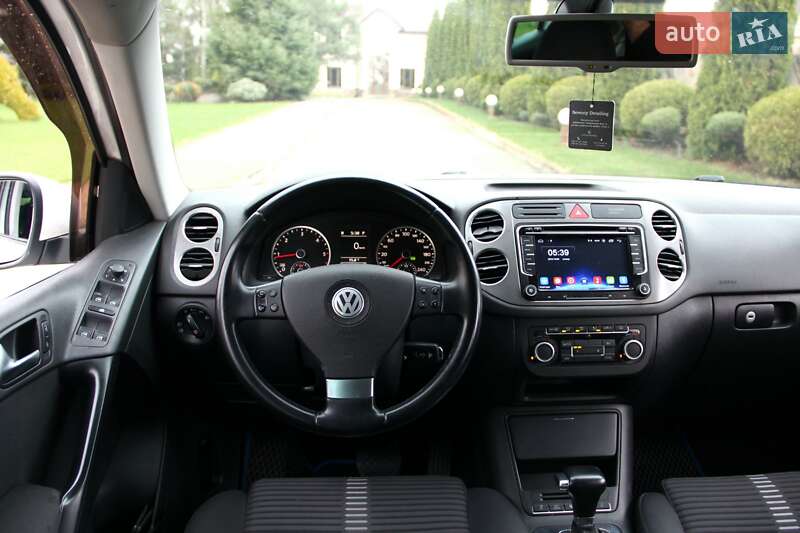 Позашляховик / Кросовер Volkswagen Tiguan 2010 в Сарнах