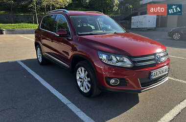 Позашляховик / Кросовер Volkswagen Tiguan 2016 в 