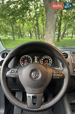 Внедорожник / Кроссовер Volkswagen Tiguan 2016 в 