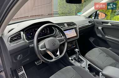 Внедорожник / Кроссовер Volkswagen Tiguan 2021 в 