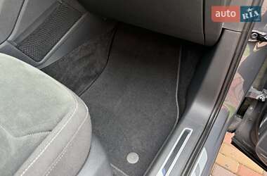 Внедорожник / Кроссовер Volkswagen Tiguan 2021 в 