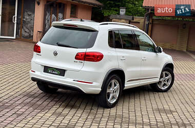 Позашляховик / Кросовер Volkswagen Tiguan 2015 в 