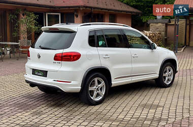 Позашляховик / Кросовер Volkswagen Tiguan 2015 в 