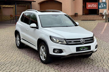 Позашляховик / Кросовер Volkswagen Tiguan 2015 в 