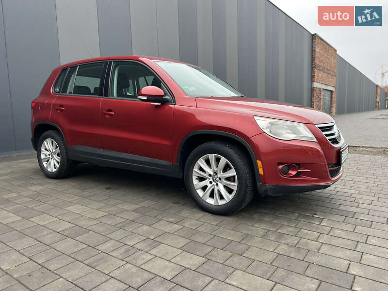 Внедорожник / Кроссовер Volkswagen Tiguan 2010 в Хмельницком