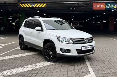 Внедорожник / Кроссовер Volkswagen Tiguan 2015 в Киеве
