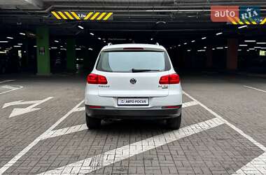Позашляховик / Кросовер Volkswagen Tiguan 2015 в 