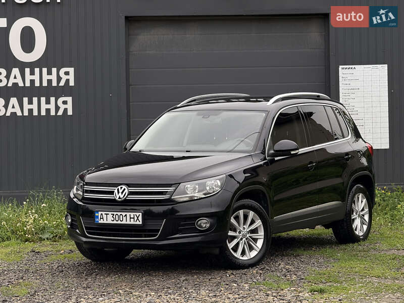 Позашляховик / Кросовер Volkswagen Tiguan 2012 в 