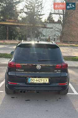 Внедорожник / Кроссовер Volkswagen Tiguan 2016 в 