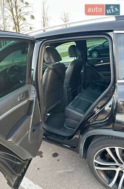 Внедорожник / Кроссовер Volkswagen Tiguan 2016 в 