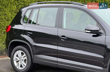 Внедорожник / Кроссовер Volkswagen Tiguan 2017 в 
