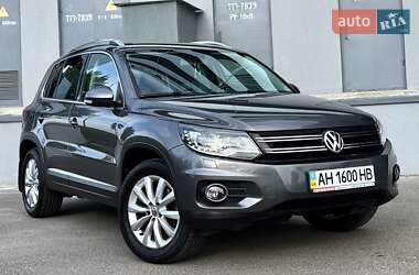 Внедорожник / Кроссовер Volkswagen Tiguan 2011 в 