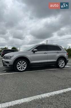 Позашляховик / Кросовер Volkswagen Tiguan 2019 в 