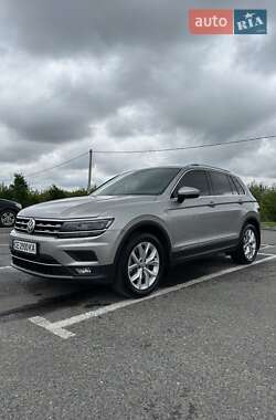 Позашляховик / Кросовер Volkswagen Tiguan 2019 в 
