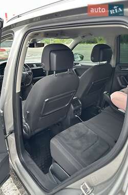 Позашляховик / Кросовер Volkswagen Tiguan 2019 в 