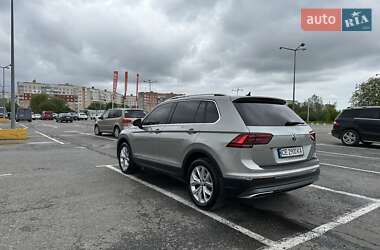 Позашляховик / Кросовер Volkswagen Tiguan 2019 в 