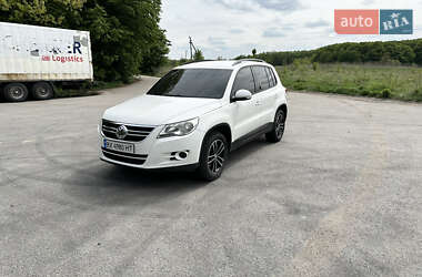 Внедорожник / Кроссовер Volkswagen Tiguan 2010 в 