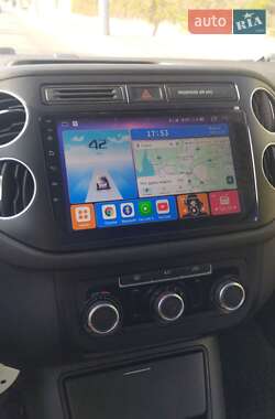 Внедорожник / Кроссовер Volkswagen Tiguan 2013 в 