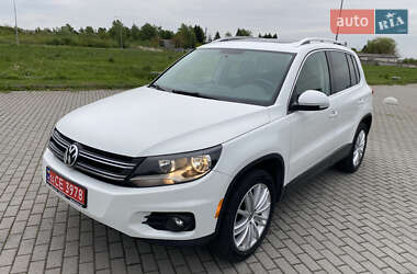Позашляховик / Кросовер Volkswagen Tiguan 2015 в 
