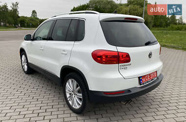 Позашляховик / Кросовер Volkswagen Tiguan 2015 в 