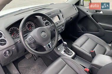 Позашляховик / Кросовер Volkswagen Tiguan 2015 в 