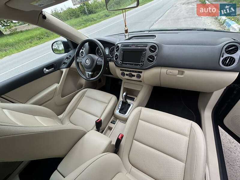 Внедорожник / Кроссовер Volkswagen Tiguan 2015 в Золочеве