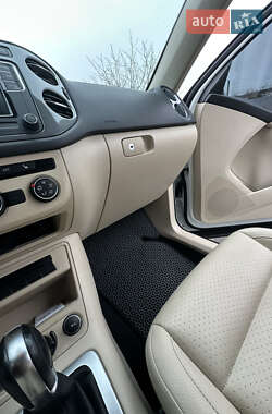 Внедорожник / Кроссовер Volkswagen Tiguan 2013 в 