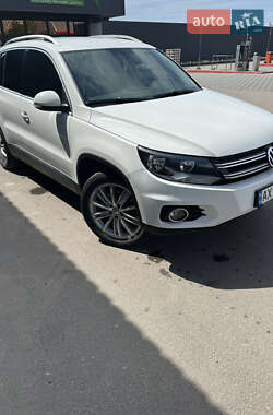 Внедорожник / Кроссовер Volkswagen Tiguan 2013 в 