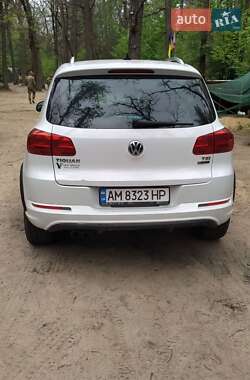Внедорожник / Кроссовер Volkswagen Tiguan 2016 в 