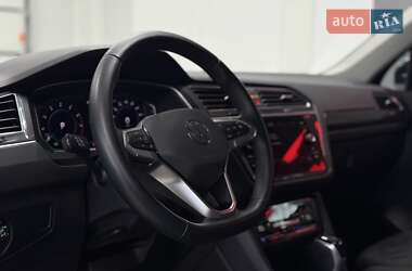 Позашляховик / Кросовер Volkswagen Tiguan 2021 в 