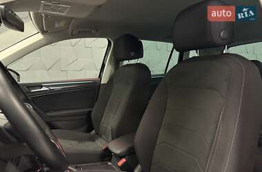 Позашляховик / Кросовер Volkswagen Tiguan 2021 в 