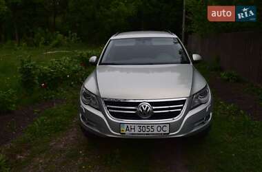 Внедорожник / Кроссовер Volkswagen Tiguan 2010 в Сумах