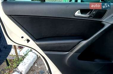 Внедорожник / Кроссовер Volkswagen Tiguan 2011 в 