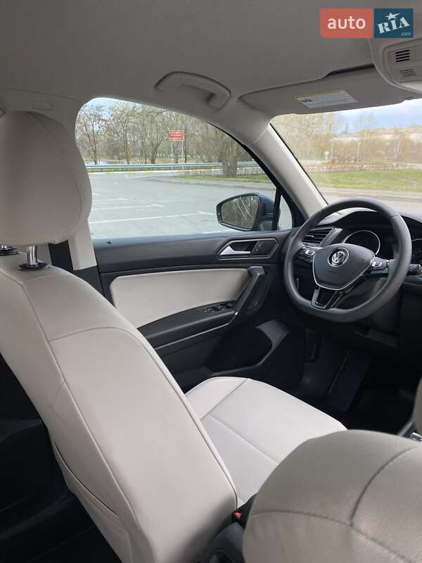 Внедорожник / Кроссовер Volkswagen Tiguan 2020 в Киеве