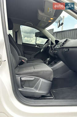 Позашляховик / Кросовер Volkswagen Tiguan 2013 в 