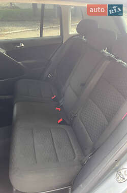 Позашляховик / Кросовер Volkswagen Tiguan 2010 в 