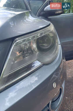 Позашляховик / Кросовер Volkswagen Tiguan 2010 в 