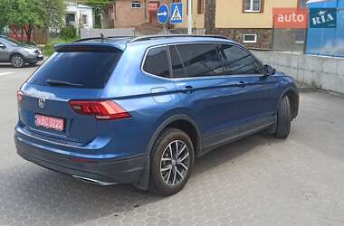 Позашляховик / Кросовер Volkswagen Tiguan 2018 в 