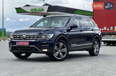 Внедорожник / Кроссовер Volkswagen Tiguan 2021 в 