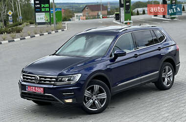 Внедорожник / Кроссовер Volkswagen Tiguan 2021 в 
